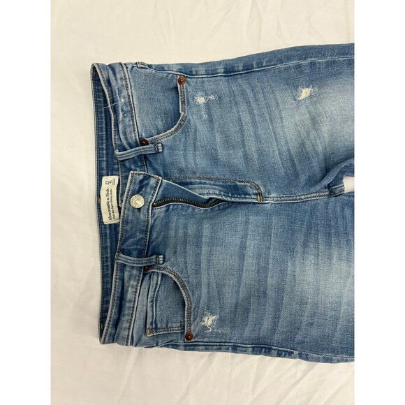 Abercrombie and Fitch Distressed Light Wash Denim Jeans with Raw Hem Detail 27/4 - Picture 2 of 4